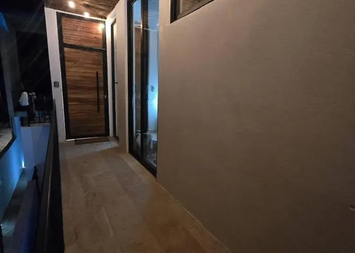 Brand New Penthouse Jungle Views 2 Bdr Sleeps 6